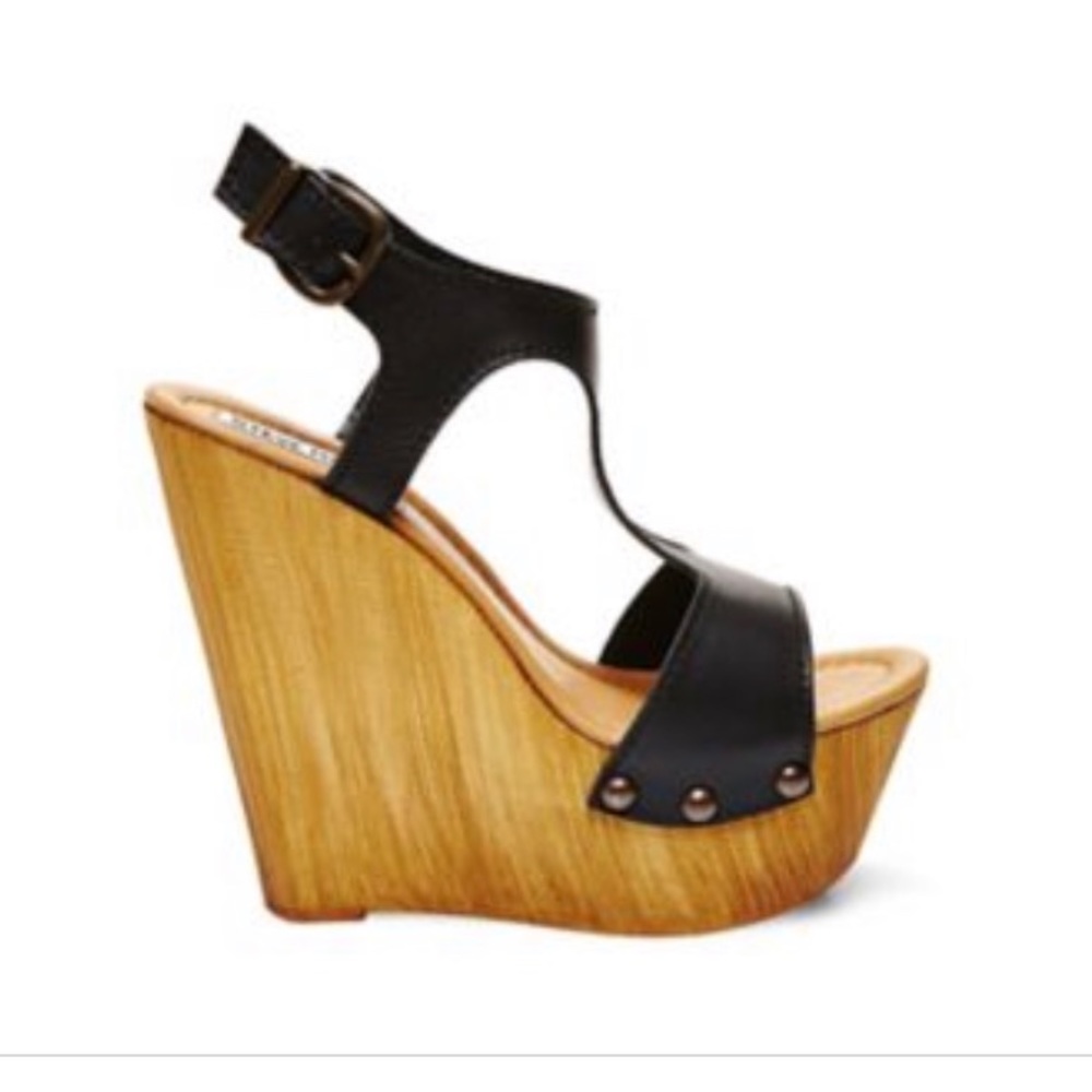 NWOT Steve Madden Buhla Wedges Sz 8 🖤
